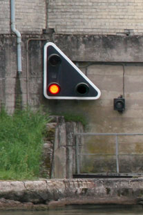 Operating the flight of automated locks between Nancy and Strasbourg.