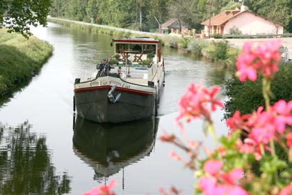 Canal de Centre - 2008; with Deb & Rod.